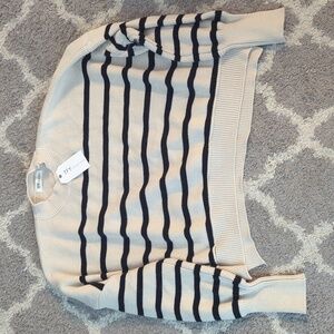 Womens heavy sweater NWT